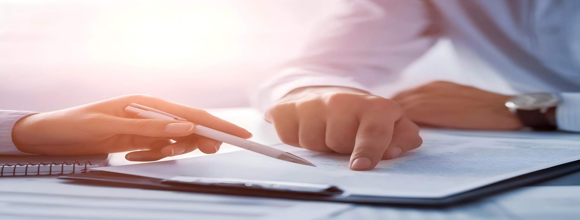 联系我们背景图